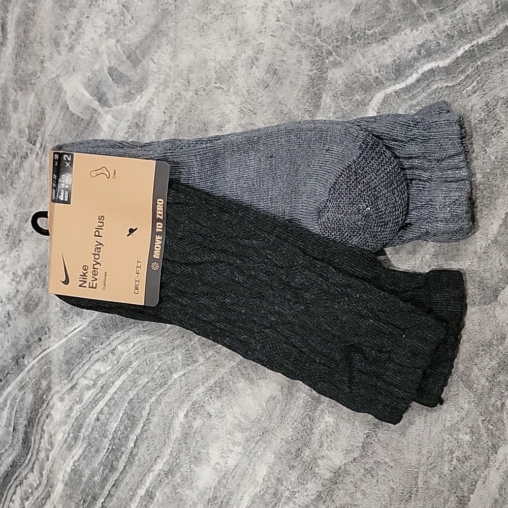 NWT UNISEX NIKE dri-fit 2pk crew socks
